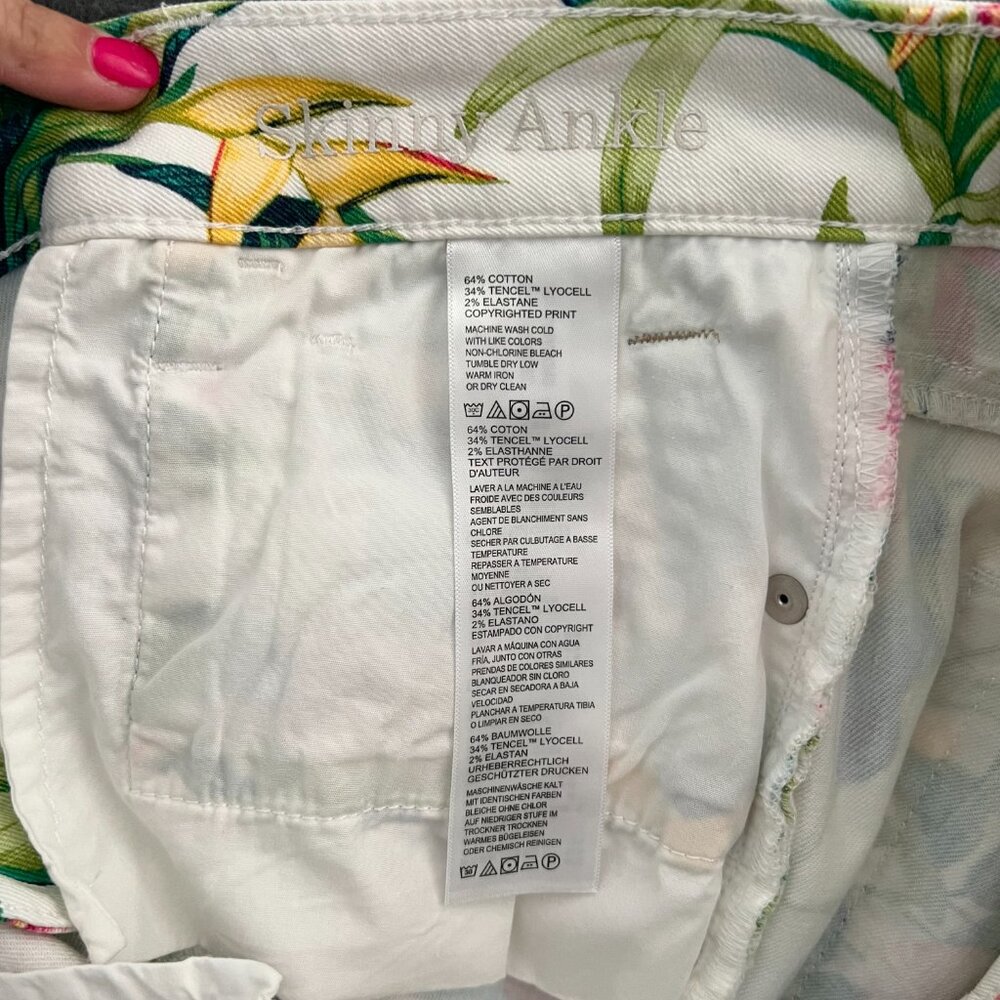 TOMMY BAHAMA 🌸 Tropical Floral Jeans 27x28 Skinny Ankle Paradise Vibrant Colors - Picture 3 of 8